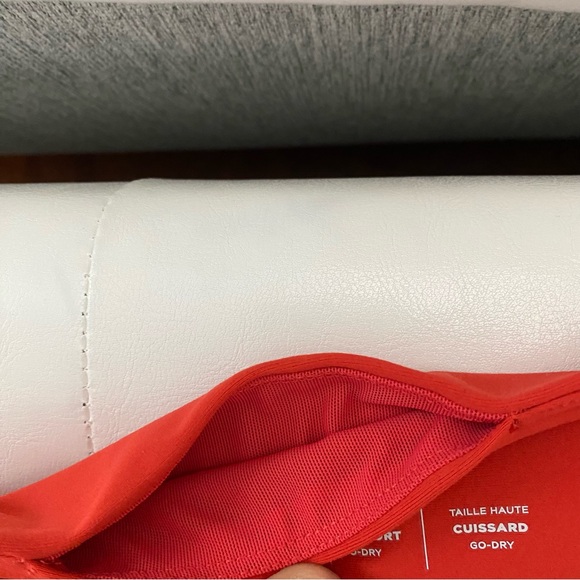 3/30$🤍 OLD NAVY | High waisted power soft biker shorts In cherry tomato - Picture 7 of 11